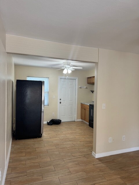 Building Photo - Spacious 2 Bedroom