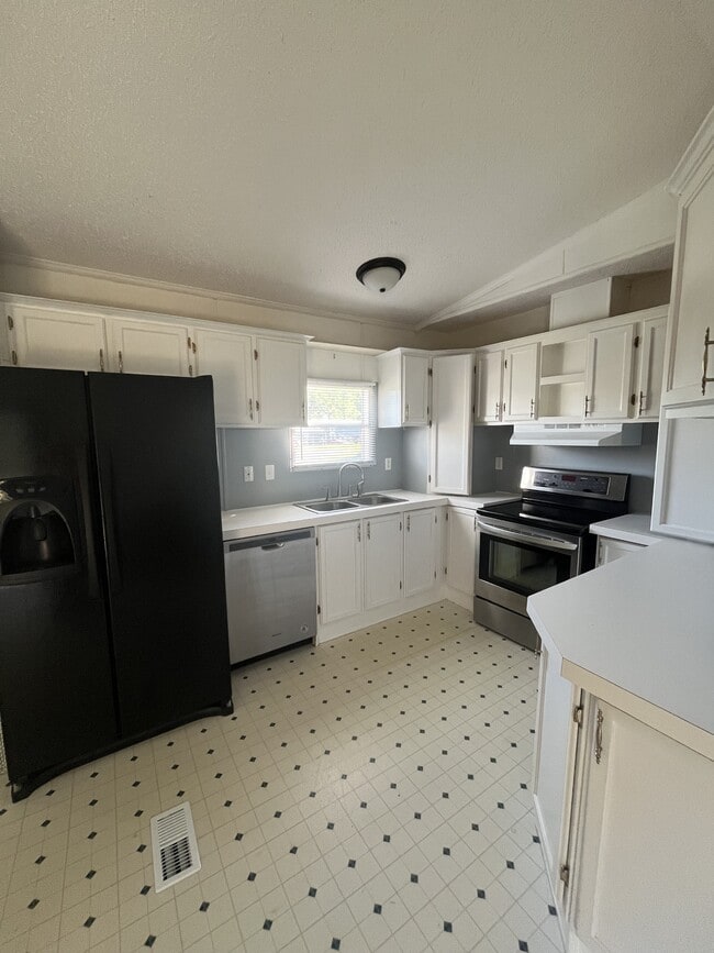 Building Photo - 605 Jess Hord Rd