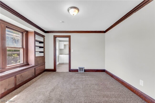 Building Photo - 3554 E 113th St
