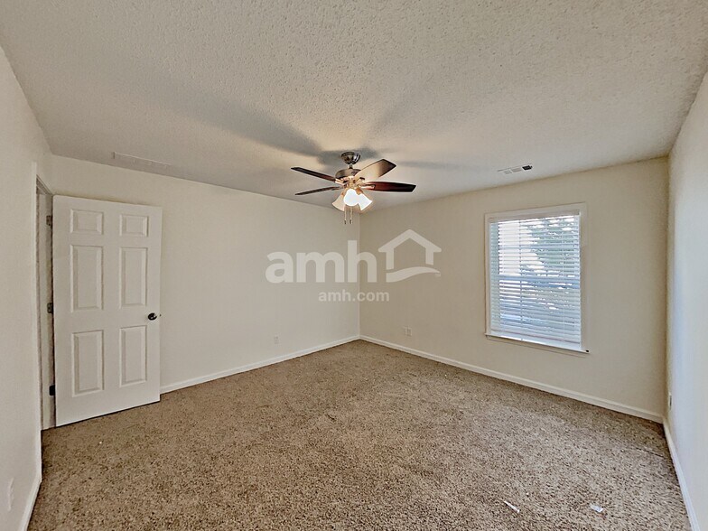 Building Photo - 3410 Spindletop Dr NW