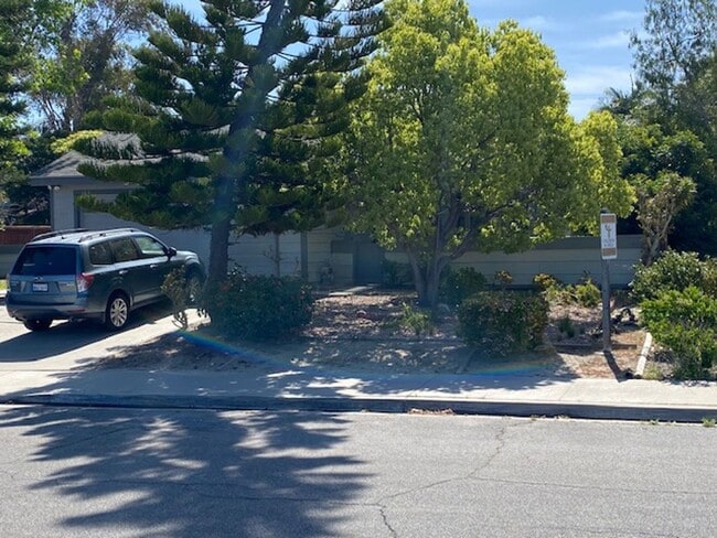 Building Photo - Charming 3 Bedroom, 2 Bath Home in San Mar...