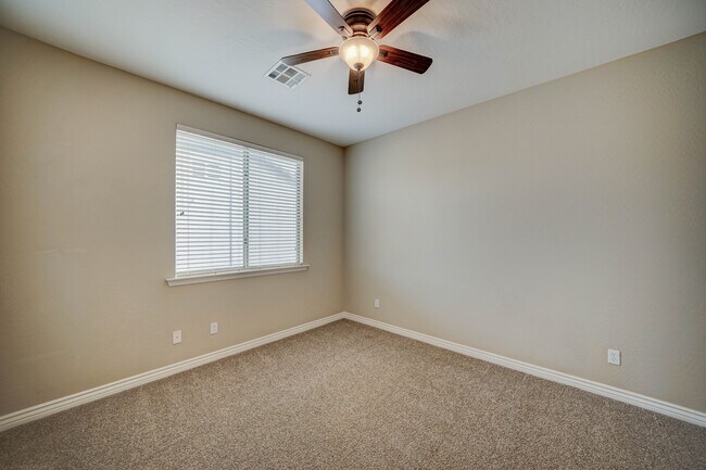 Building Photo - 8503 W Coyote Dr