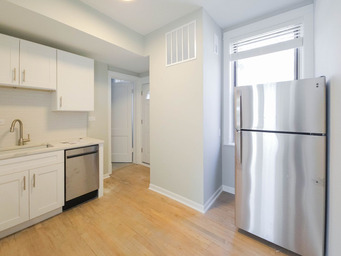 Building Photo - 1940 W Winona St