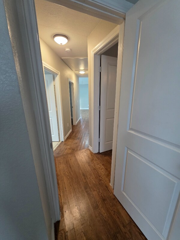 Building Photo - 1650 Ruthdale Dr