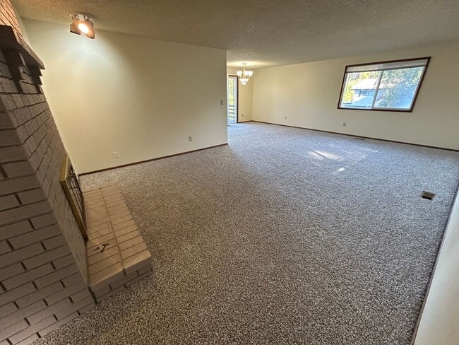 Building Photo - COMING SOON!!!  Fantastic 4 Bedroom Home on Blueberry Hill in Hazel Dell!