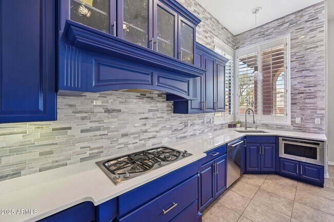 Building Photo - 351 N Cloverfield Cir