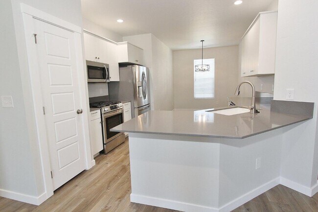 Building Photo - Single-Level Home in Quiet Neighborhood