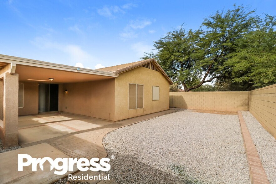 Building Photo - 1701 S 117th Dr