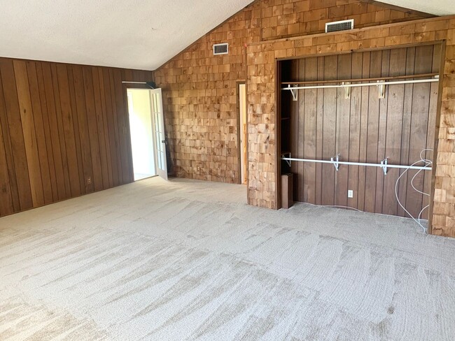 Building Photo - Five Bedroom Single Family Home in Irvine!