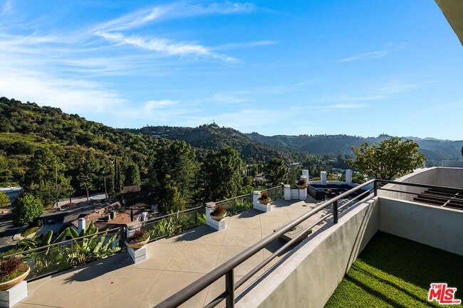 Building Photo - 11470 Dona Evita Dr