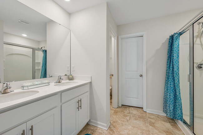 Master bath - 223 Marathon Ln