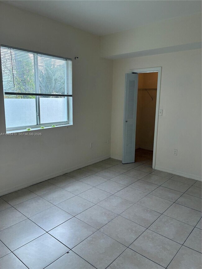 Building Photo - 7516 NE 1st Ave