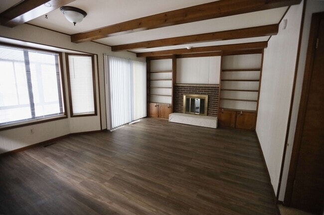 Building Photo - 4833 Stauffer Ave SE