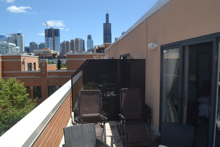 Building Photo - 1117 W Monroe St