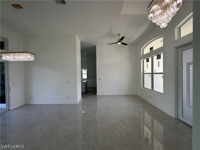 Building Photo - 2220 SE 18th Ave