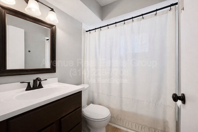 Building Photo - 203 Briscoe Ave