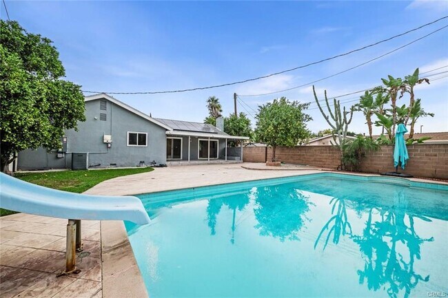 Primary Photo - 10515 Valjean Ave