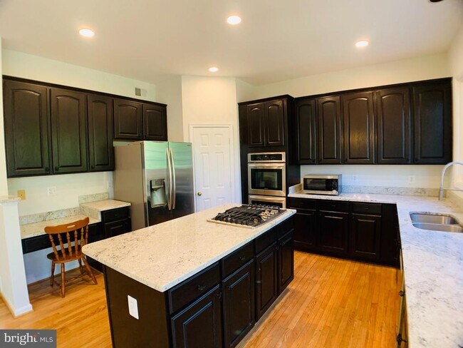 Building Photo - 10496 Courtney Dr