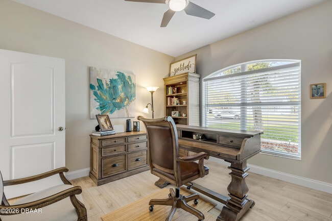 Building Photo - 646 S Pine St