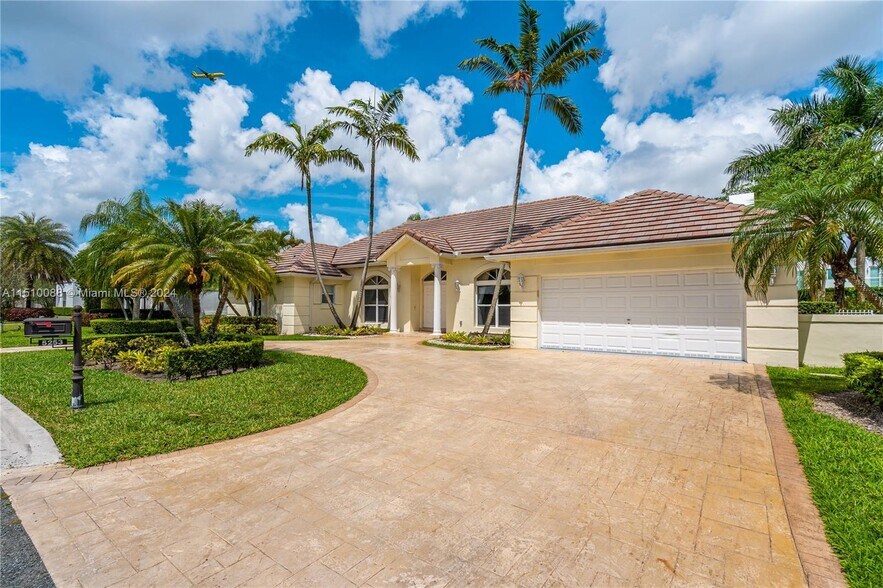 Building Photo - 5253 NW 94th Doral Pl