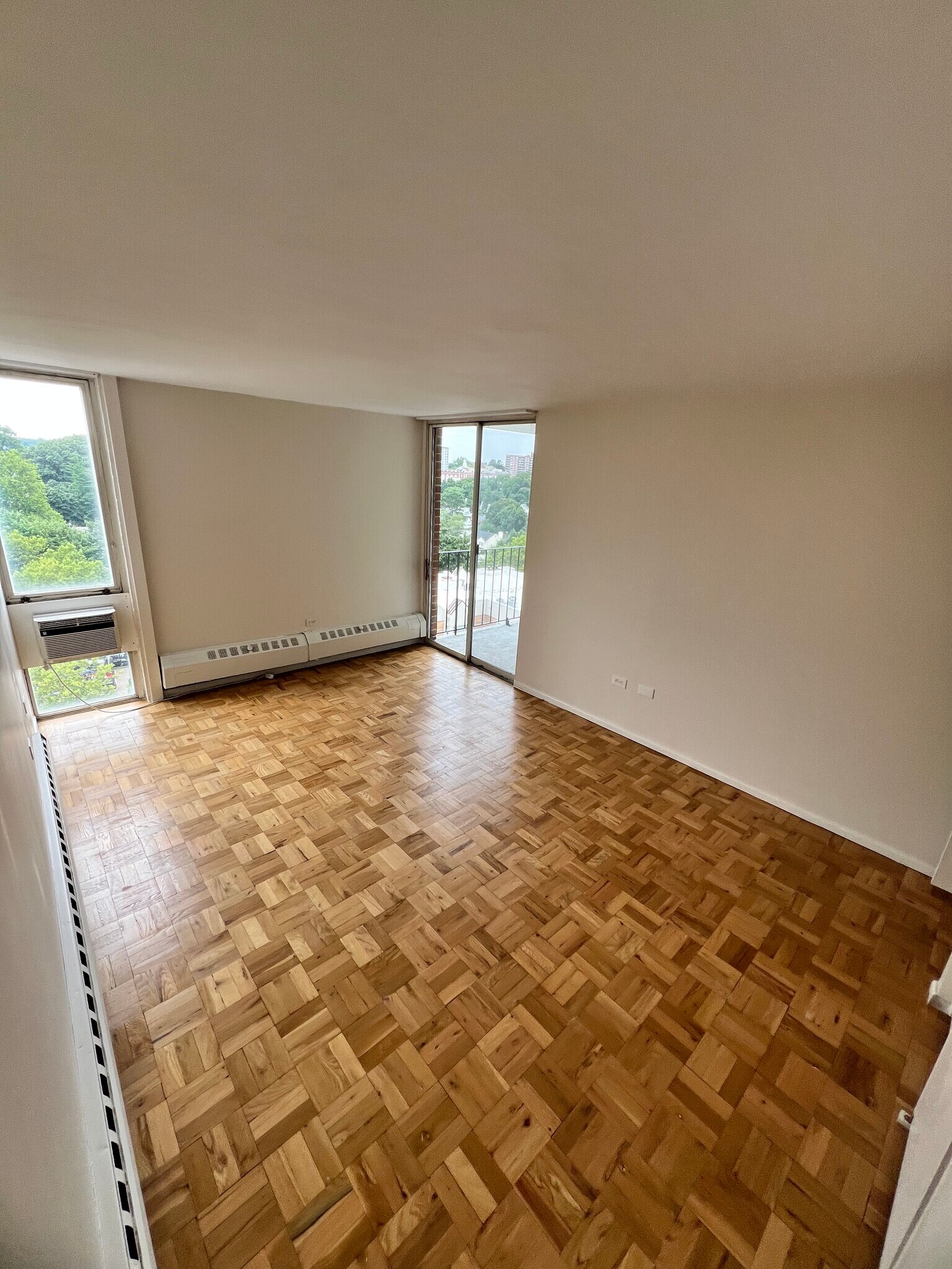 Building Photo - 87 Glenbrook Rd