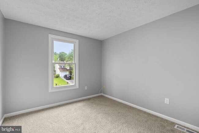Building Photo - 8428 Braddock Way