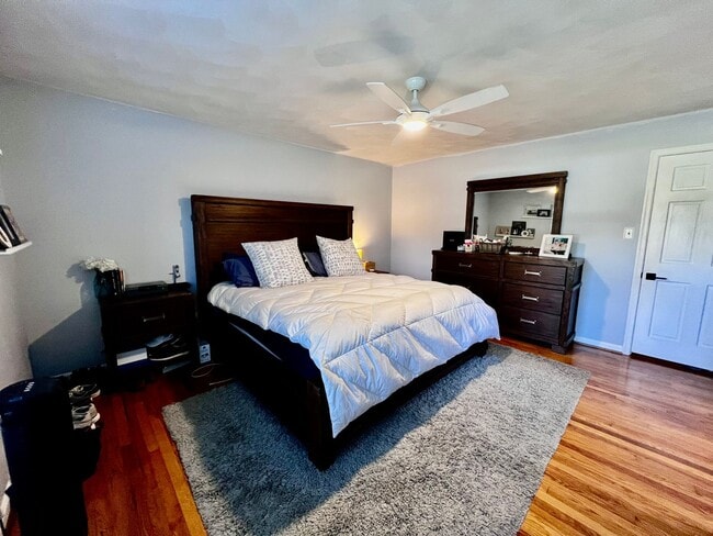 Building Photo - Beautiful All-Brick Ranch in the Heart of Kings Grant!