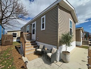 Building Photo - 253 Bunting Ln