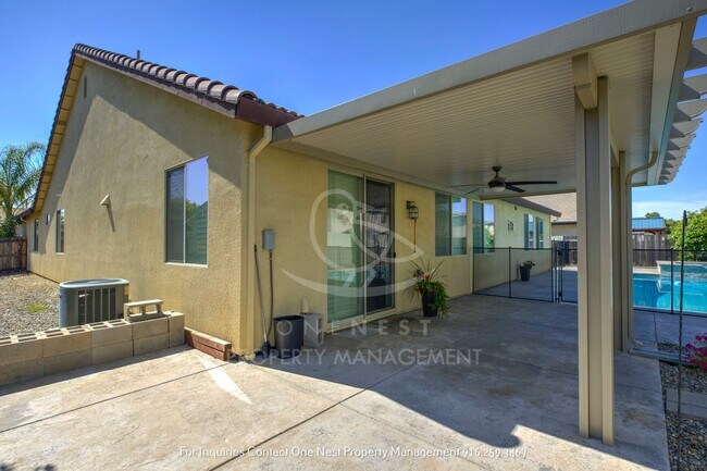 Building Photo - Offering a 6 Month Lease | 4 Bedroom 3 Bathroom Plumas Lake Beauty!