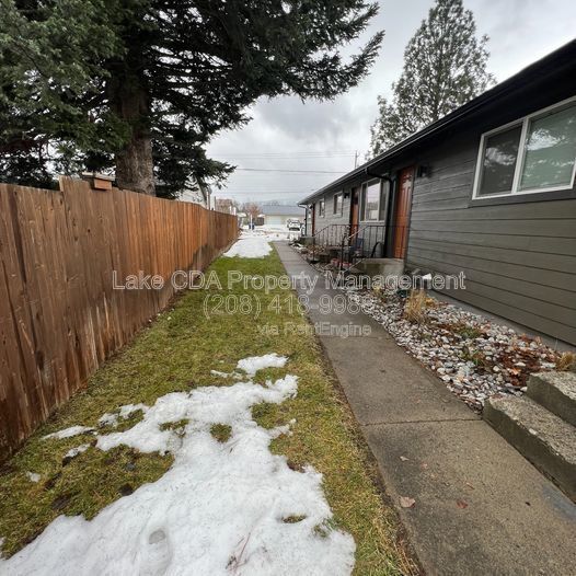 Building Photo - 1617 E 3rd Ave