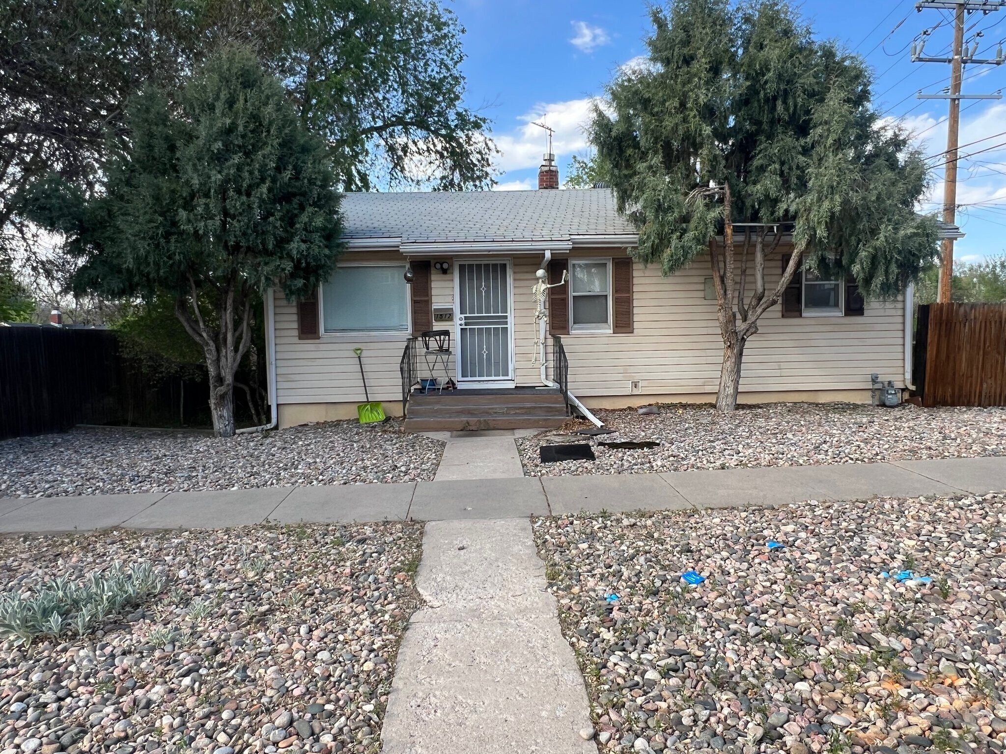 Building Photo - 1512 E Kiowa St