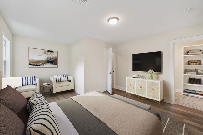 Building Photo - 1034 W 43rd St