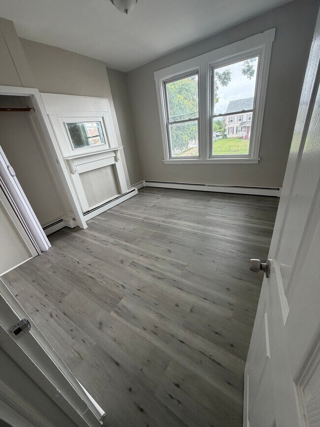 Building Photo - 441 Wethersfield Ave