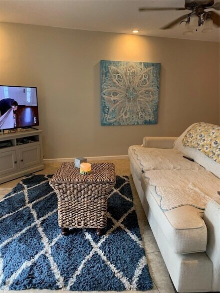 Building Photo - 1400 NE 57th St