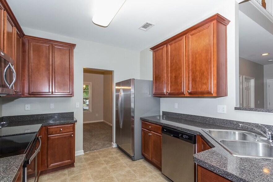 Building Photo - 34 Cliffhaven Cir