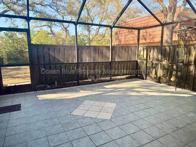 Building Photo - 2638 10th Ct