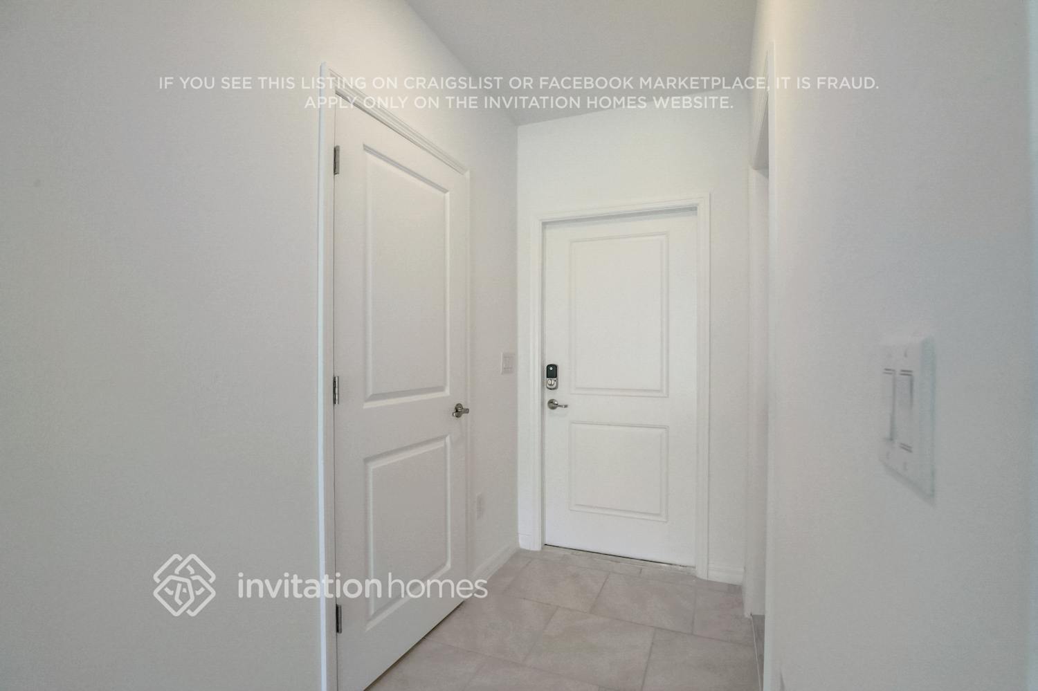 Building Photo - 2017 E Landings Wy