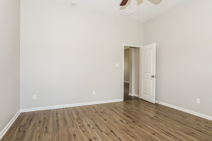 Building Photo - 131 Brock's Ln