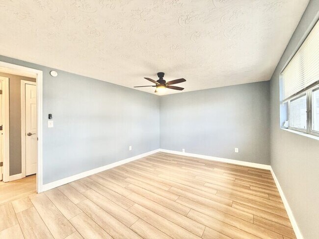 Building Photo - 3411 Cincinnati Dr