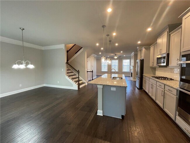 Building Photo - 4232 Perimeter Park E