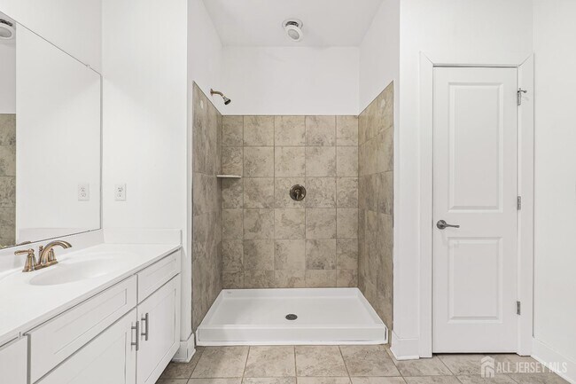 Building Photo - 714 Stiller Ln