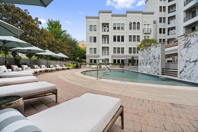 Building Photo - 3500 Fairmount St