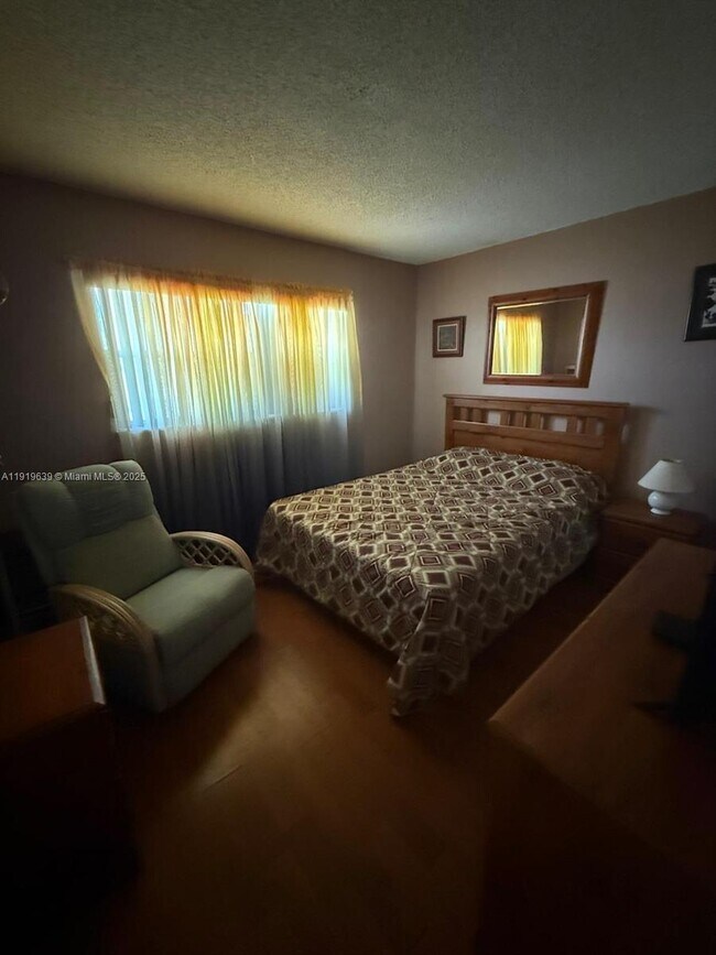 Building Photo - 8220 Sunrise Lakes Blvd