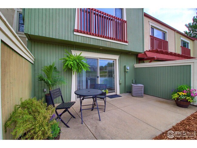 Building Photo - 855 W Moorhead Cir