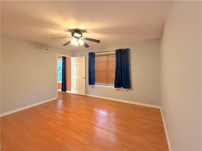 Building Photo - 28 Hickory Cir