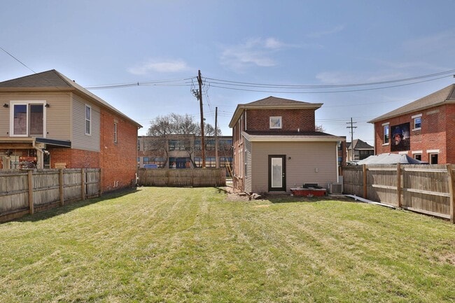 Building Photo - EAST FRANKLINTON ARTIST DISTRICT!  SUNNY N...