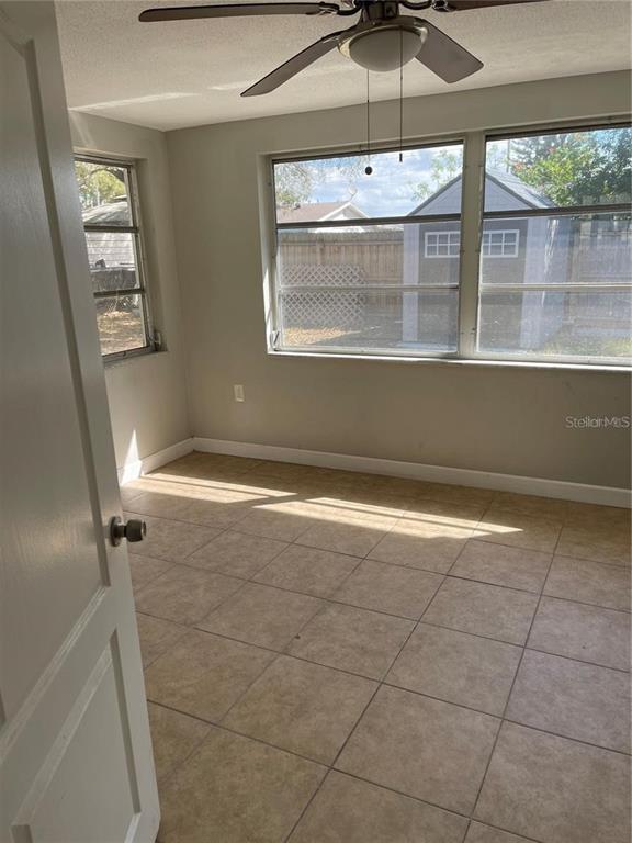 Building Photo - 1140 Viking Dr