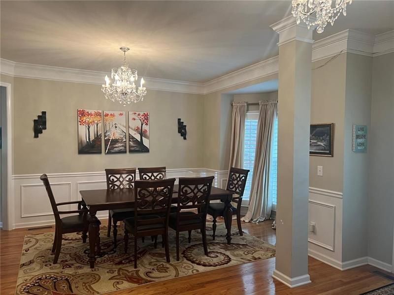 Building Photo - 1880 Willshire Glen