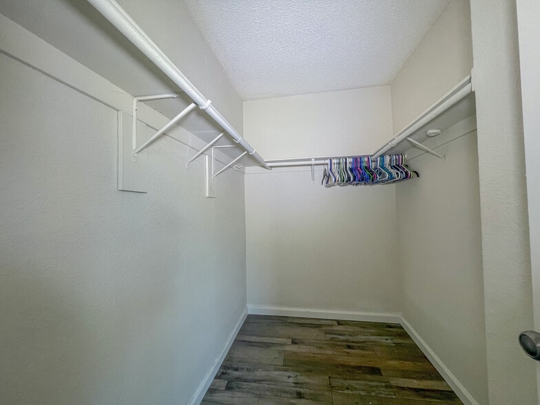 Master Bedroom Walk-in Closet - 25770 Mariposa St