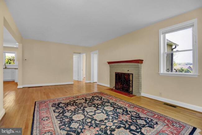Building Photo - 23 Talbott Ave